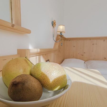 Garni La Dorada Aparthotel Colfosco Quarto foto