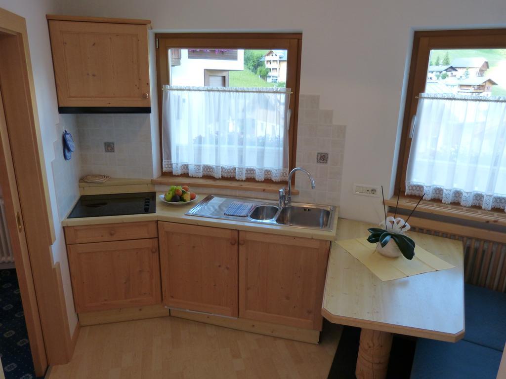 Garni La Dorada Aparthotel Colfosco Quarto foto