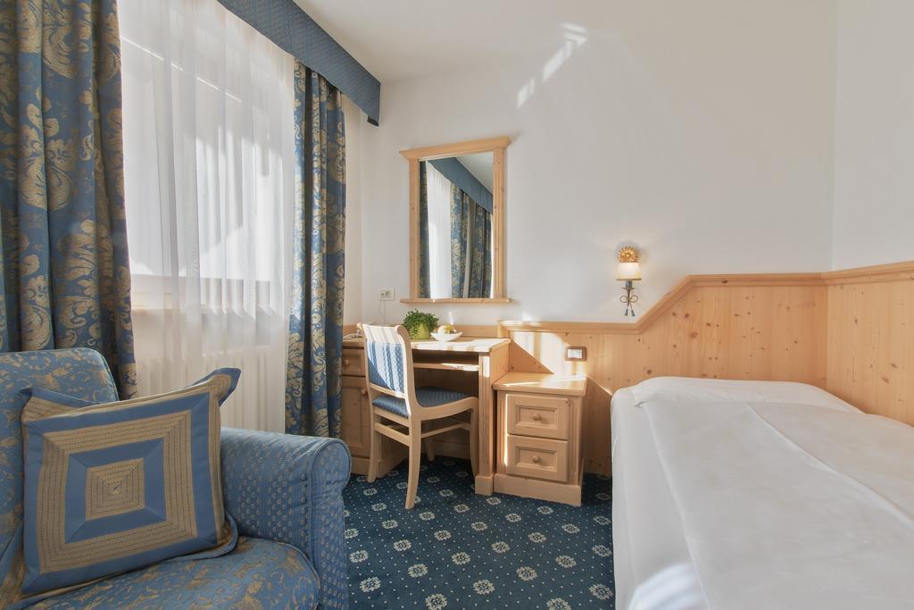 Garni La Dorada Aparthotel Colfosco Quarto foto